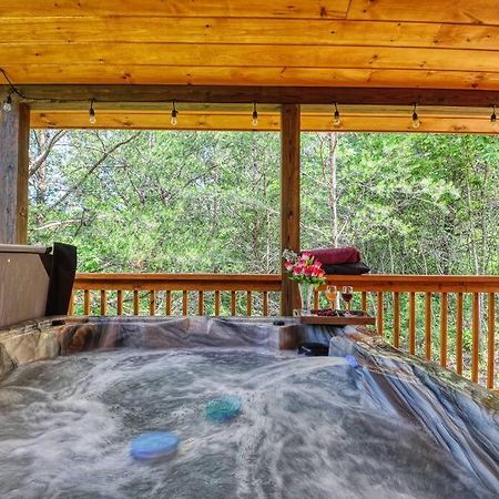 Adventure Retreat/Cabin/Pool+Hot Tub/Game Room+Theater Севьервилл Экстерьер фото