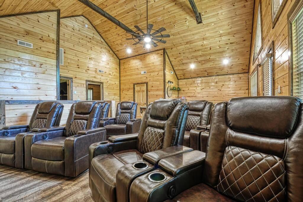 Adventure Retreat/Cabin/Pool+Hot Tub/Game Room+Theater Севьервилл Экстерьер фото