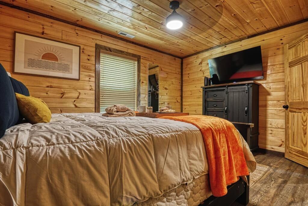 Adventure Retreat/Cabin/Pool+Hot Tub/Game Room+Theater Севьервилл Экстерьер фото