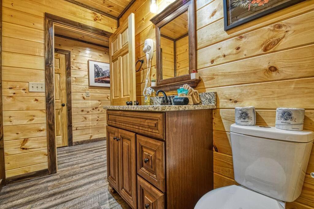 Adventure Retreat/Cabin/Pool+Hot Tub/Game Room+Theater Севьервилл Экстерьер фото
