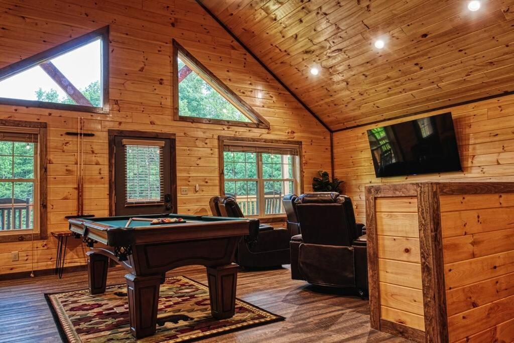 Adventure Retreat/Cabin/Pool+Hot Tub/Game Room+Theater Севьервилл Экстерьер фото