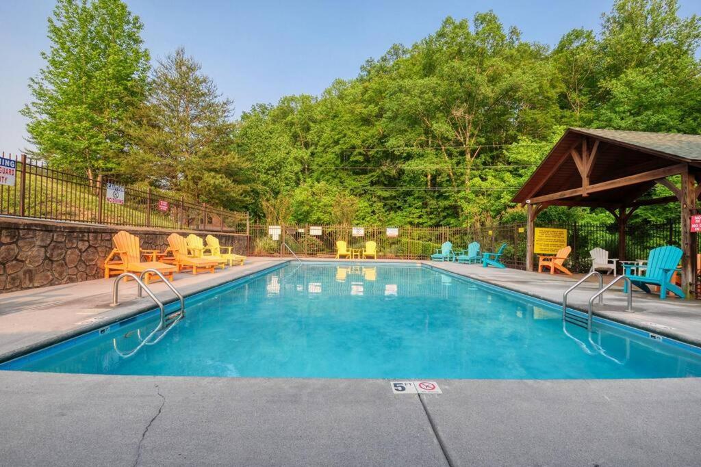 Adventure Retreat/Cabin/Pool+Hot Tub/Game Room+Theater Севьервилл Экстерьер фото