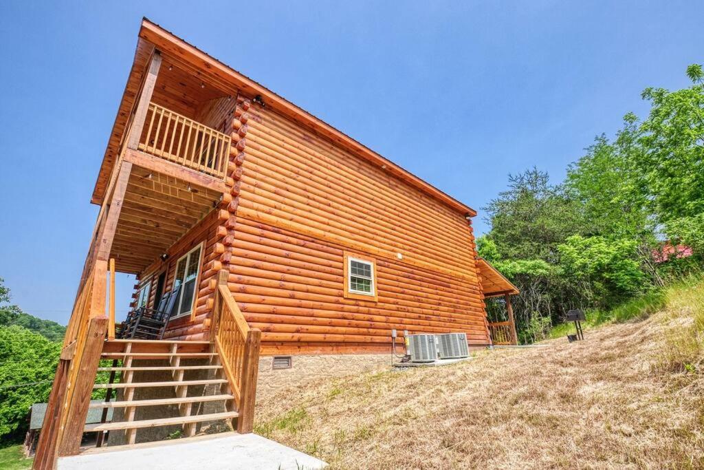 Adventure Retreat/Cabin/Pool+Hot Tub/Game Room+Theater Севьервилл Экстерьер фото