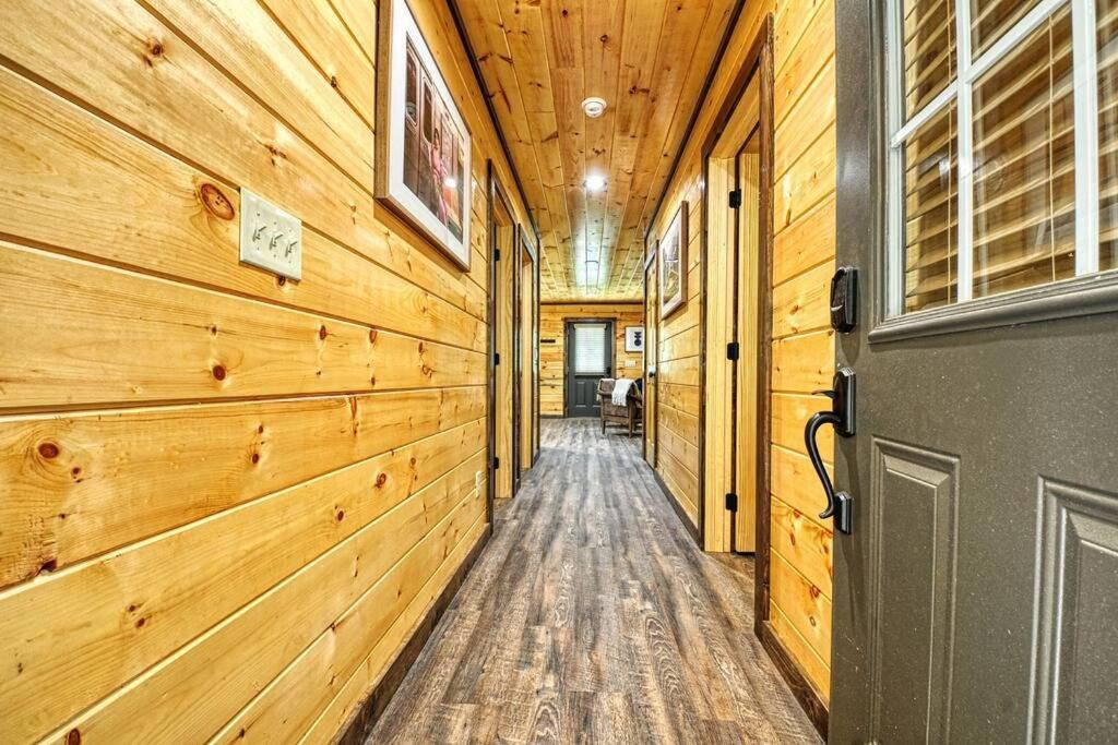 Adventure Retreat/Cabin/Pool+Hot Tub/Game Room+Theater Севьервилл Экстерьер фото