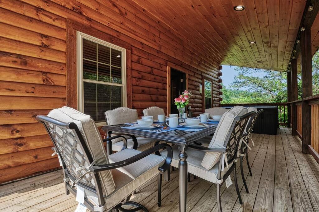 Adventure Retreat/Cabin/Pool+Hot Tub/Game Room+Theater Севьервилл Экстерьер фото