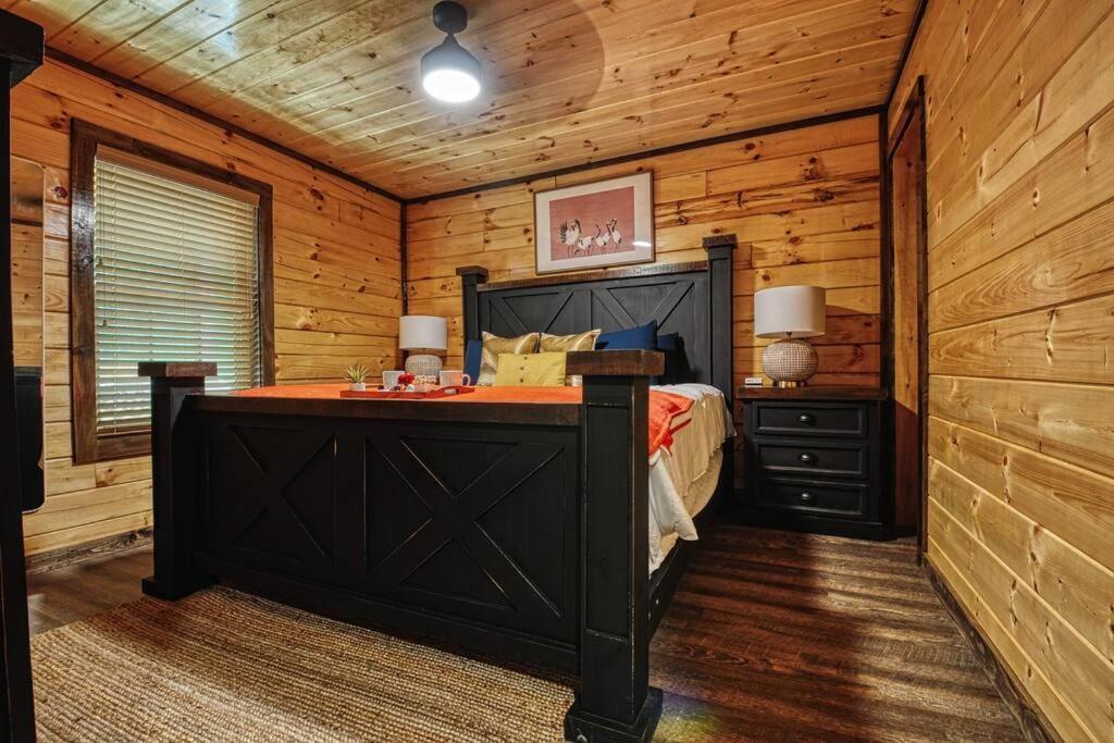 Adventure Retreat/Cabin/Pool+Hot Tub/Game Room+Theater Севьервилл Экстерьер фото