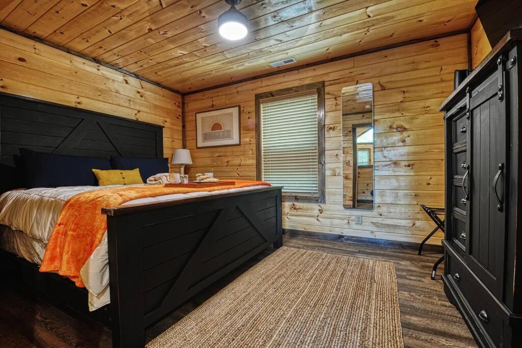 Adventure Retreat/Cabin/Pool+Hot Tub/Game Room+Theater Севьервилл Экстерьер фото